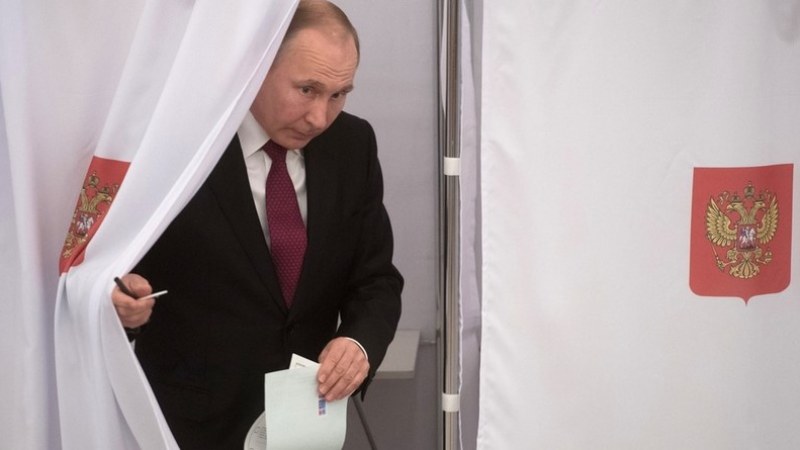 Putyin: Moszkva áttér a rubelelszámolásra a gázért a barátságtalan országokkal