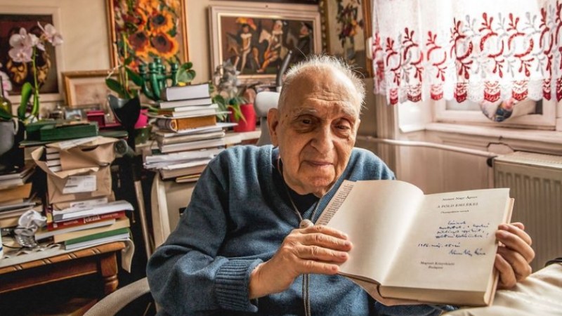 Farewell to literary historian Lóránt Kabdebó thumbnail