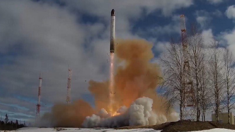 Orosz tábornok: a Szarmat rakéta több hiperszonikus csapásmérő egység hordozására képes