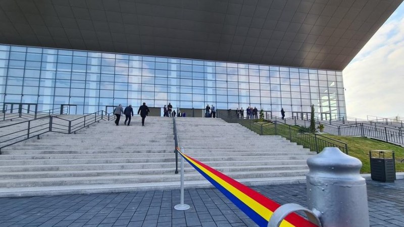 A román miniszterelnök avatta fel Nagyvárad több mint 5 ezer férőhelyes új sportcsarnokát