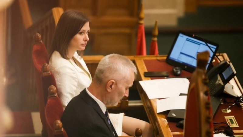 A magyar Országgyűlés alelnökévé választották Dúró Dórát, a Mi Hazánk képviselőjét