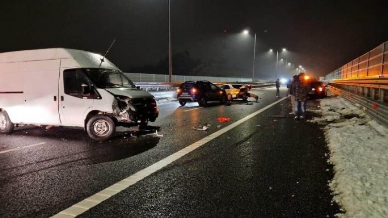 Újraindították a forgalmat az A1-es autópálya jeges eső miatt lezárt szakaszán